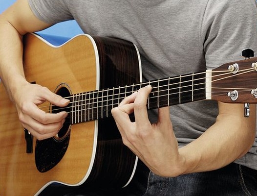 Tìm nơi học đàn Guitar uy tín tại tp Cần Thơ